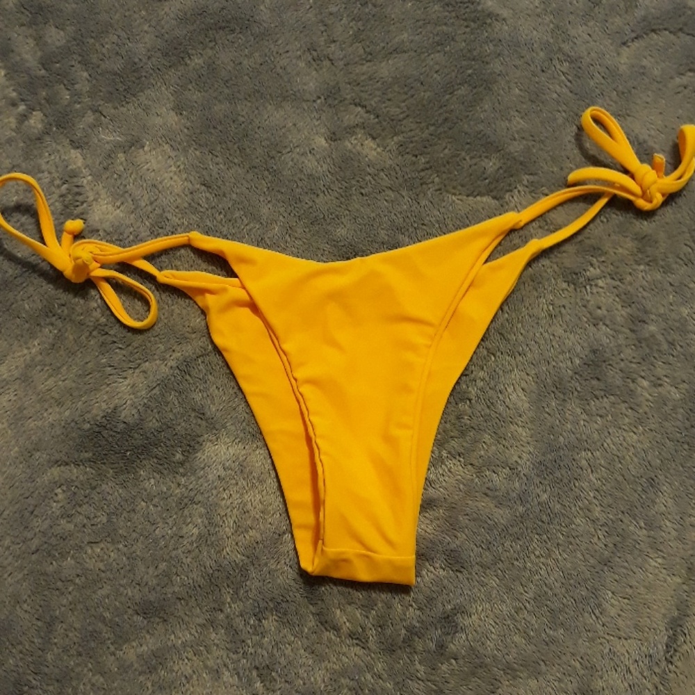 Bikini bottoms
